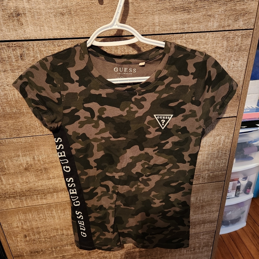 Guess - tshirt